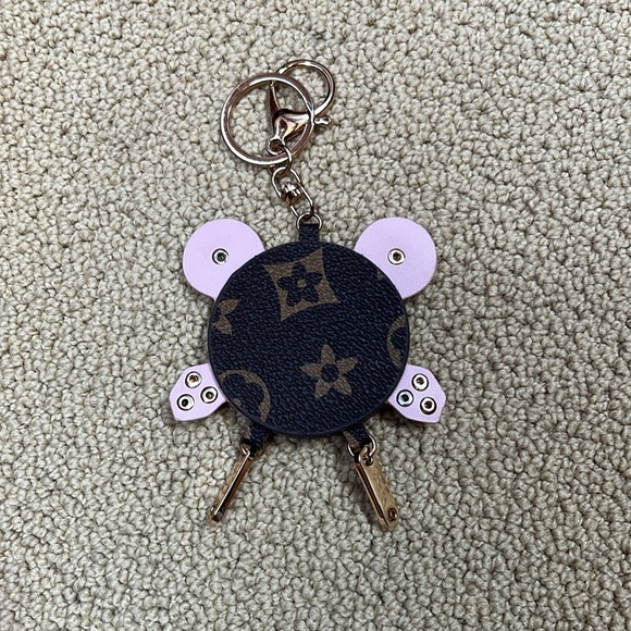 Louis Vuitton Animal Keychain/Charm - Picture 2 of 4